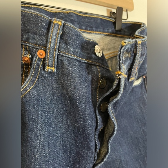 Levi’s 501 Button Fly Jeans Men’s 32x29 100% Cotton Dark Wash Straight Leg EUC - Picture 3 of 12